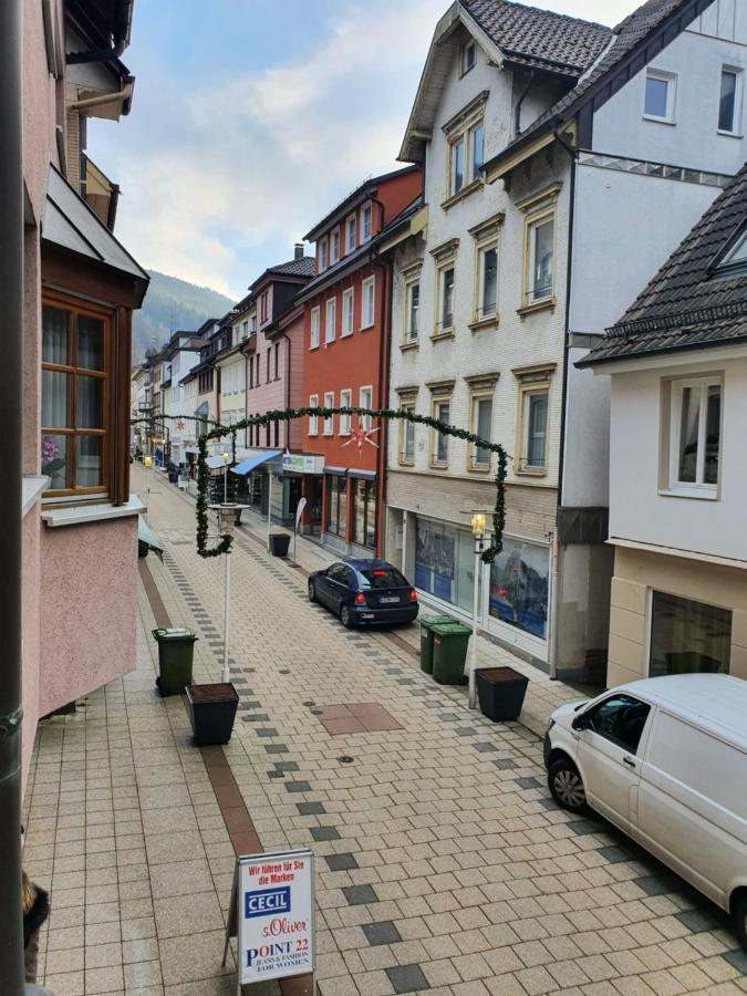 Ferienwohnung Nina Direkt In Zentrum Bad Wildbad Eksteriør bilde